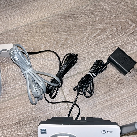 AT&T Cordless 2 Handset Phone System - $18 - Picture 3 of 4